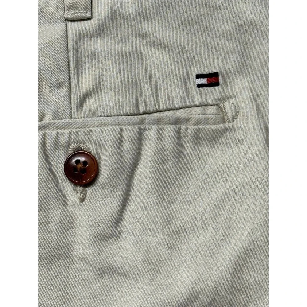 Tommy Hilfiger Mens 38 Chino Shorts Beige Classic Fit Casual Preppy EUC